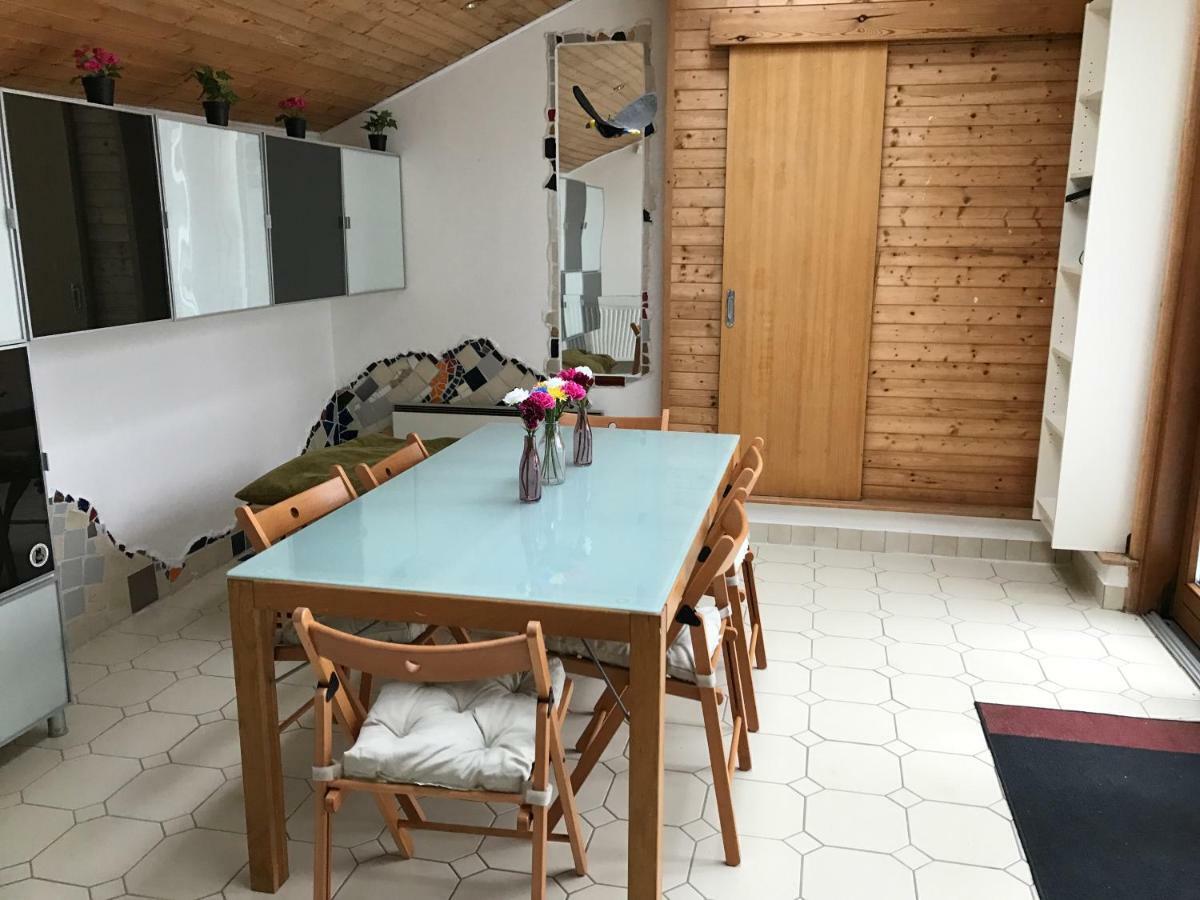 House At Lake "Alte Donau" In Wina Bagian luar foto