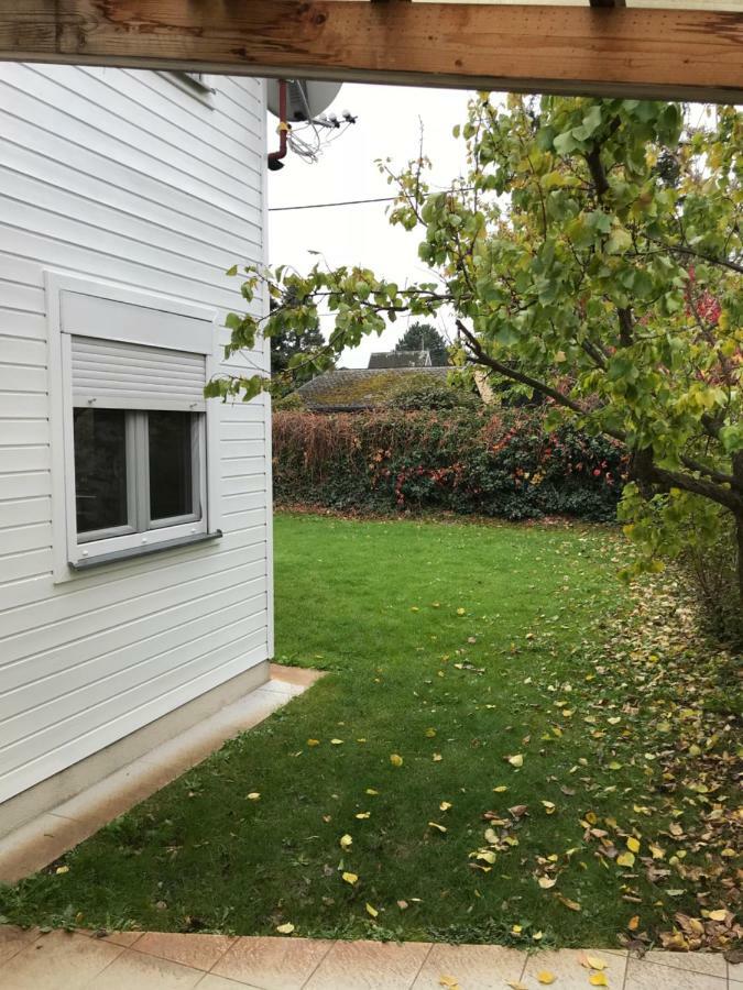 House At Lake "Alte Donau" In Wina Bagian luar foto